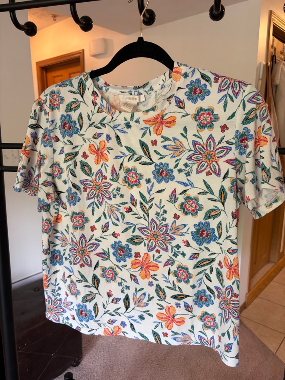 Forever 21 Cream Floral Short-Sleeve Tee